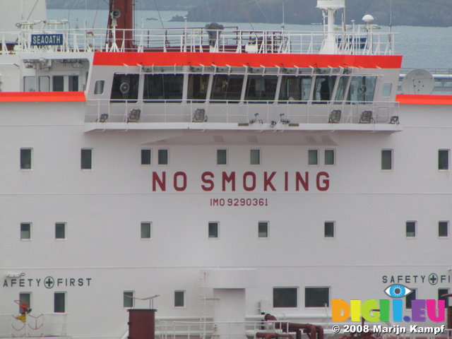 SX01188 No smoking sign on oil tanker